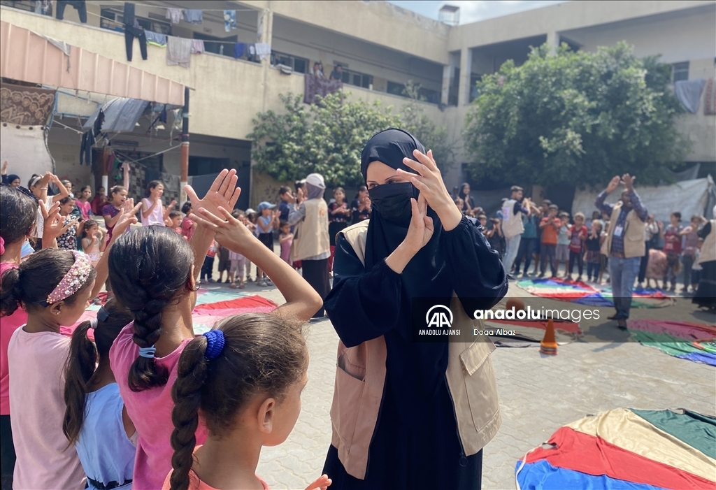 Savaşın gölgesinde yaşayan Gazzeli çocuklar için gönüllüler etkinlik düzenledi