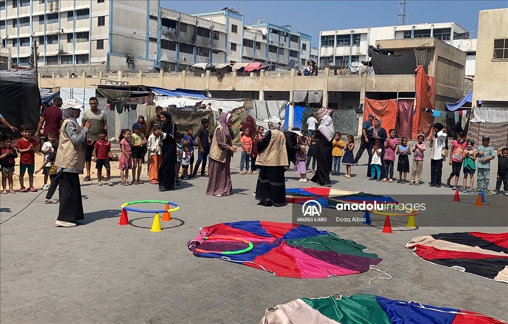 Savaşın gölgesinde yaşayan Gazzeli çocuklar için gönüllüler etkinlik düzenledi