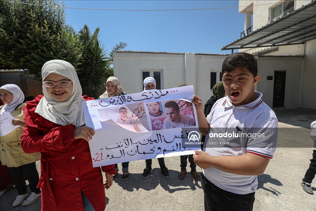 İdlib'li Down sendromlu çocuklardan Gazzeli çocuklara destek gösterisi