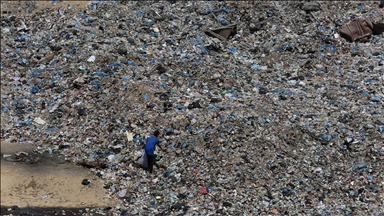Gazze'deki çöp yığınları Filistinlilerin hayatını tehdit ediyor