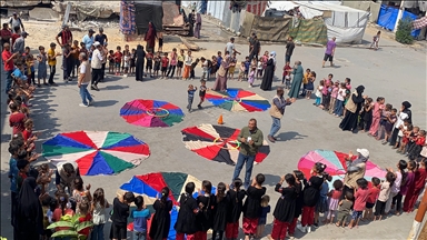 Savaşın gölgesinde yaşayan Gazzeli çocuklar için gönüllüler etkinlik düzenledi