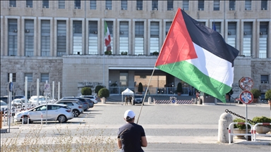 Filistin destekçileri, İtalya Dışişleri Bakanlığı önünde 'Soykırım dursun' gösterisi yaptı