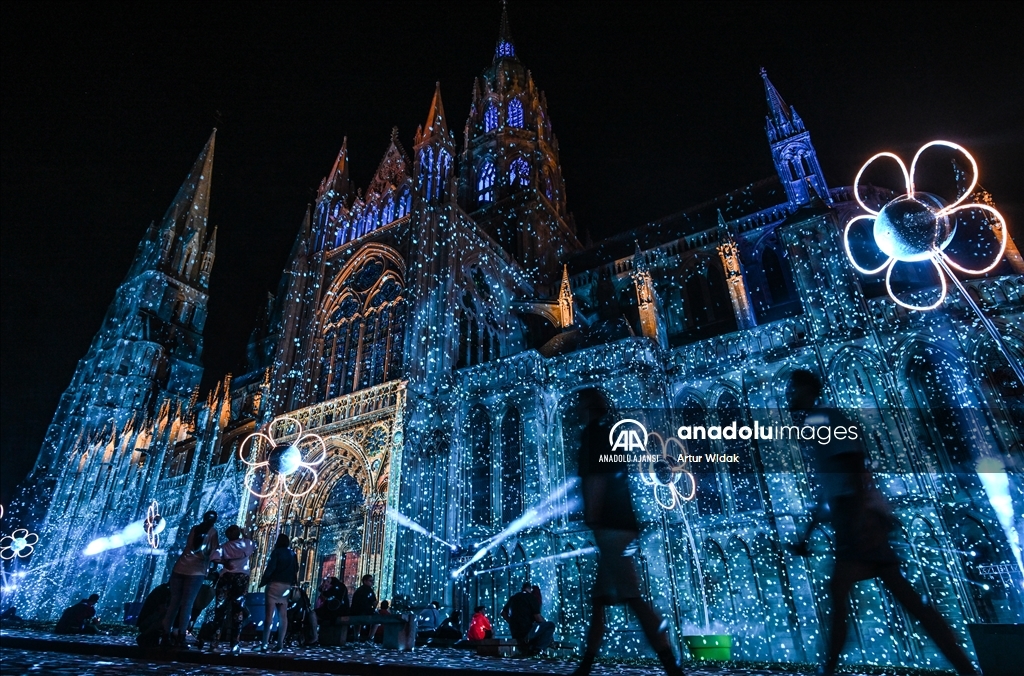 Fransa'daki Bayeux Katedrali'nde ışık ve ses gösterisi