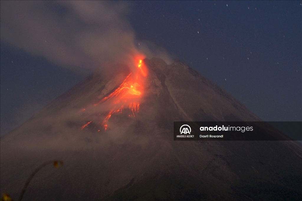 Merapi Volcano eruption continues, emitting lava flows and fumes in Central Java