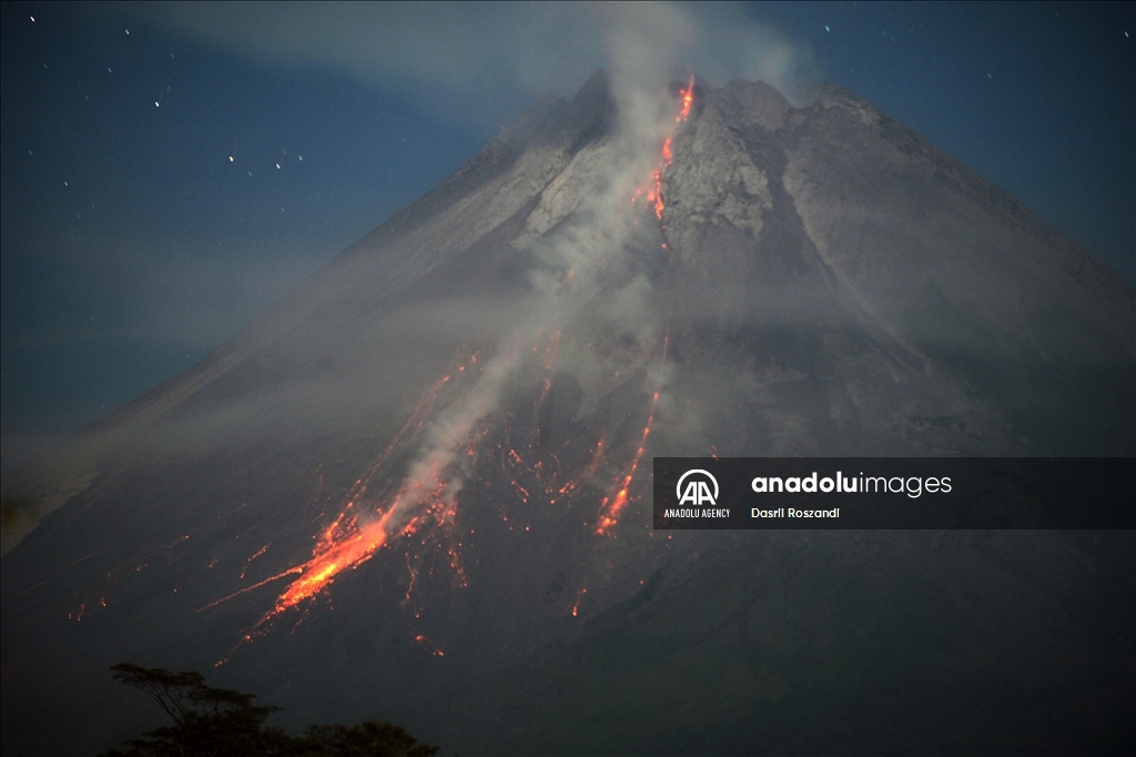 Merapi Volcano eruption continues, emitting lava flows and fumes in Central Java