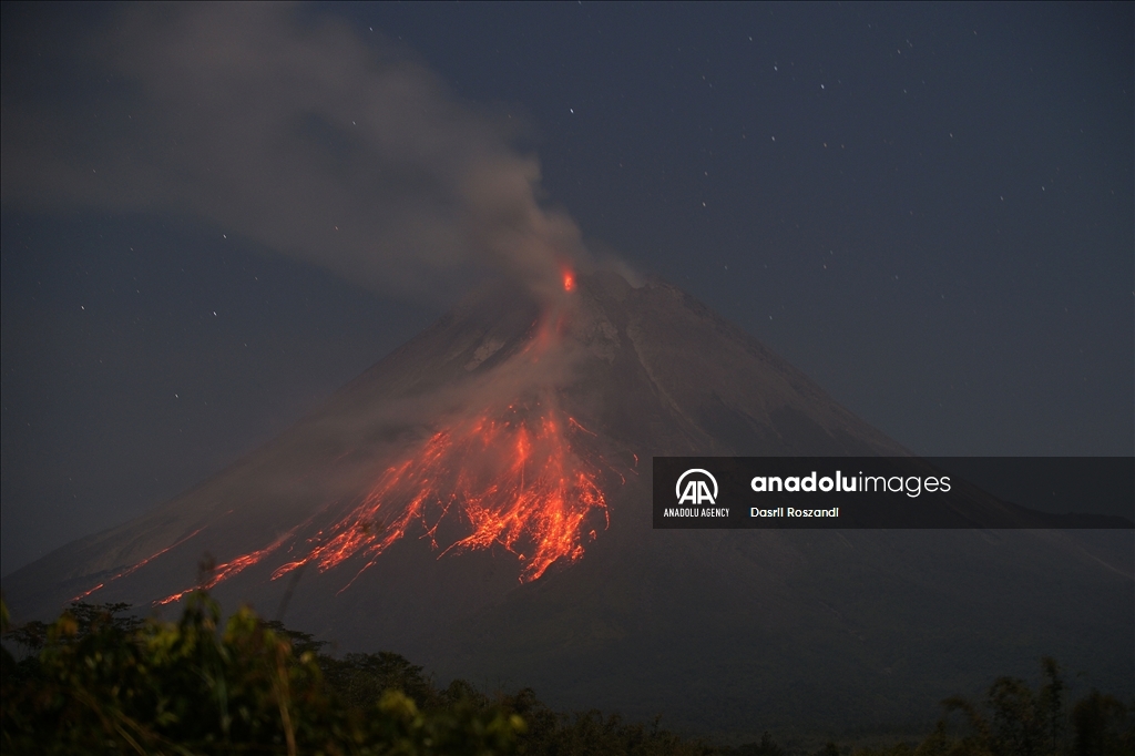 Merapi Volcano eruption continues, emitting lava flows and fumes in Central Java