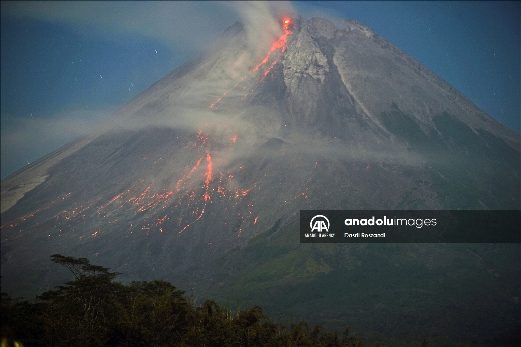 Merapi Volcano eruption continues, emitting lava flows and fumes in Central Java