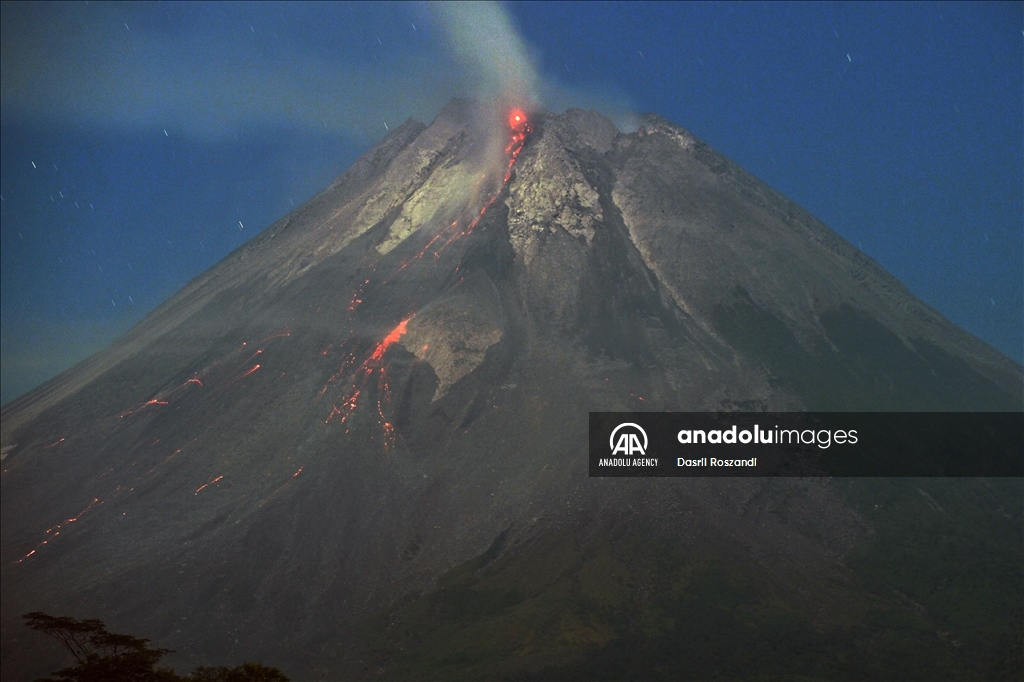 Merapi Volcano eruption continues, emitting lava flows and fumes in Central Java