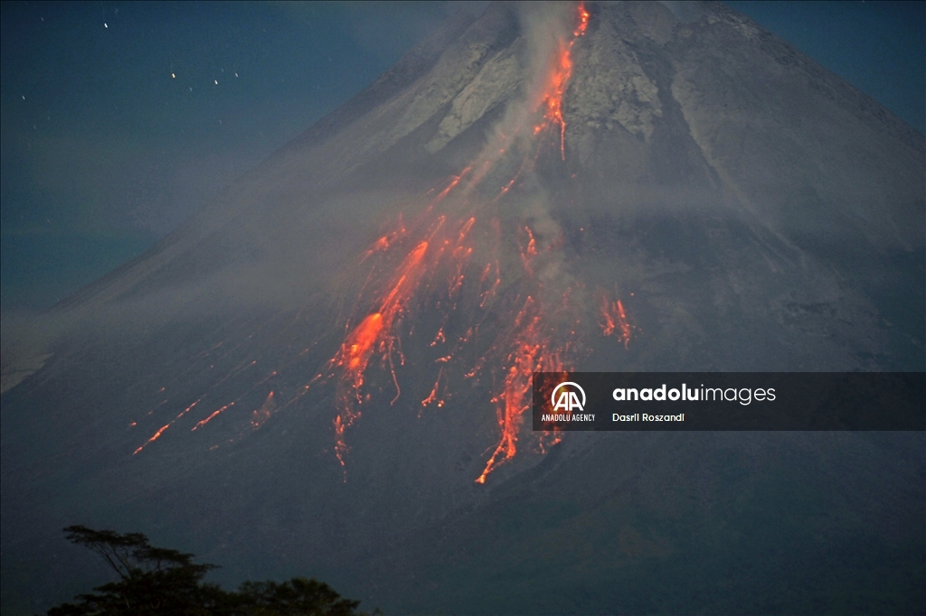 Merapi Volcano eruption continues, emitting lava flows and fumes in Central Java