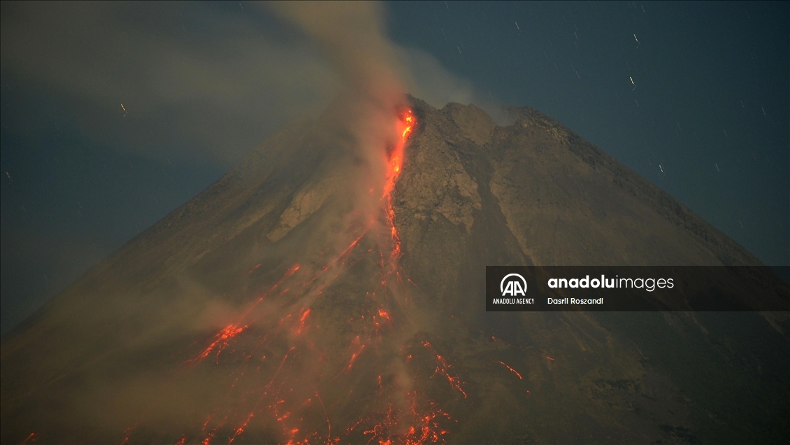 Merapi Volcano eruption continues, emitting lava flows and fumes in Central Java