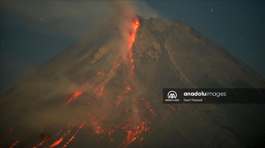 Endonezya'daki Merapi Yanardağı'nda volkanik hareketlilik