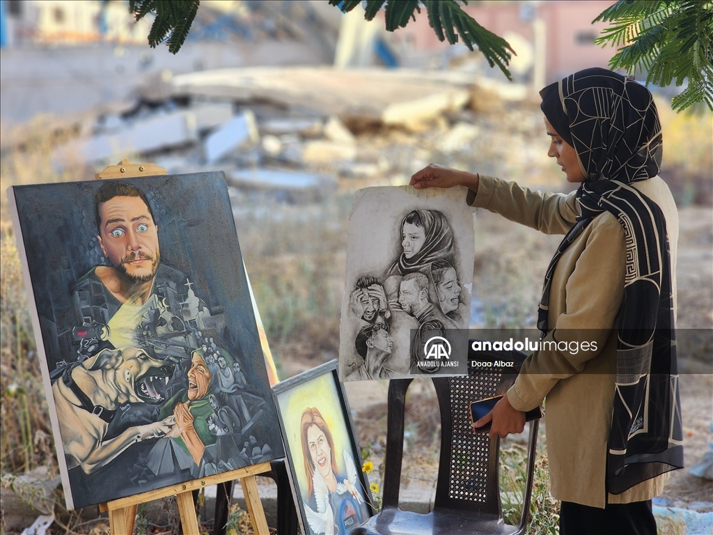 Filistinli ressam, İsrail saldırıları altındaki Gazze halkının acılarını çizimleriyle yansıtıyor