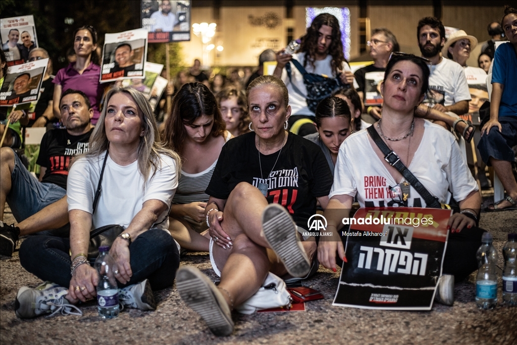 Gazze'deki İsrailli esirlerin yakınları Netanyahu'nun ABD Kongresi'ndeki konuşmasını protesto ederek izledi