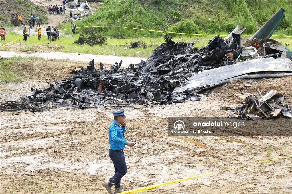 Nepal'de kalkış sırasında pistte kaza yapan uçaktaki 18 kişi öldü