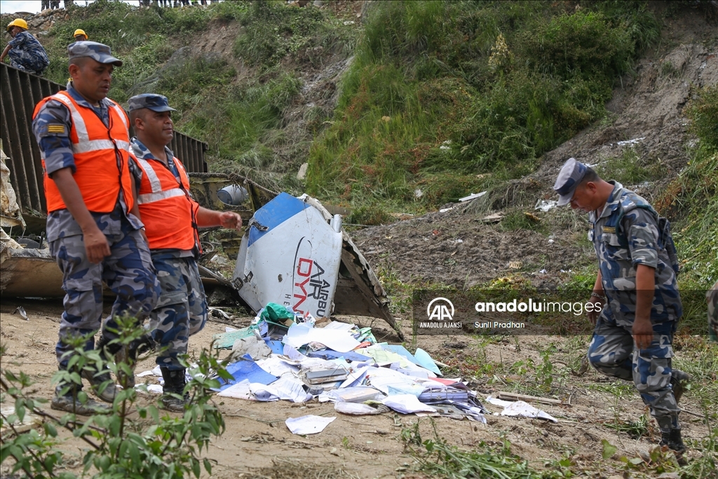 Nepal'de kalkış sırasında pistte kaza yapan uçaktaki 18 kişi öldü