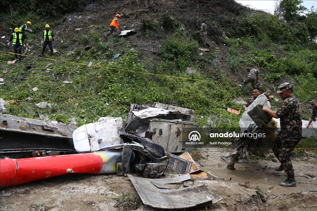 Nepal'de kalkış sırasında pistte kaza yapan uçaktaki 18 kişi öldü