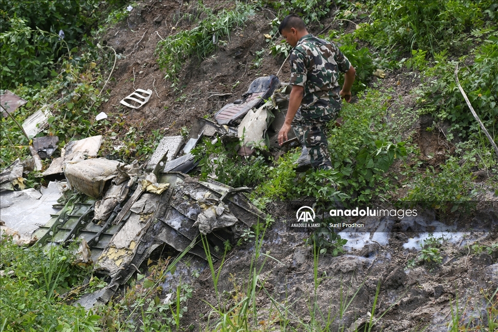 Nepal'de kalkış sırasında pistte kaza yapan uçaktaki 18 kişi öldü