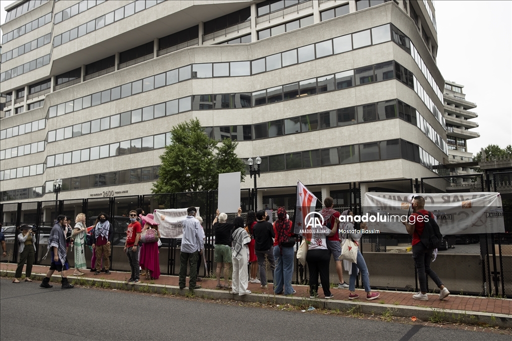 Washington DC'de Netanyahu'nun kaldığı otel önünde protesto