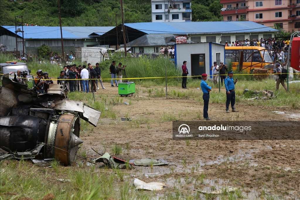 Nepal'de kalkış sırasında pistte kaza yapan uçaktaki 18 kişi öldü