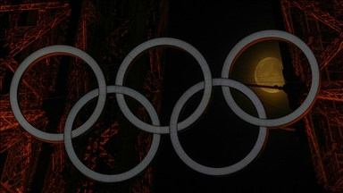Olimpiyat Oyunları'nın simgesel logosu, ay ile görüntülendi
