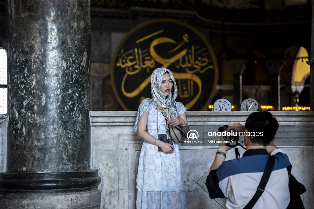 جامع "آيا صوفيا".. قلب إسطنبول النابض بالعراقة والإيمان