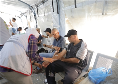 مستشفى العودة الفلسطيني ينظم حملة للتبرع بالدم وسط قطاع غزة