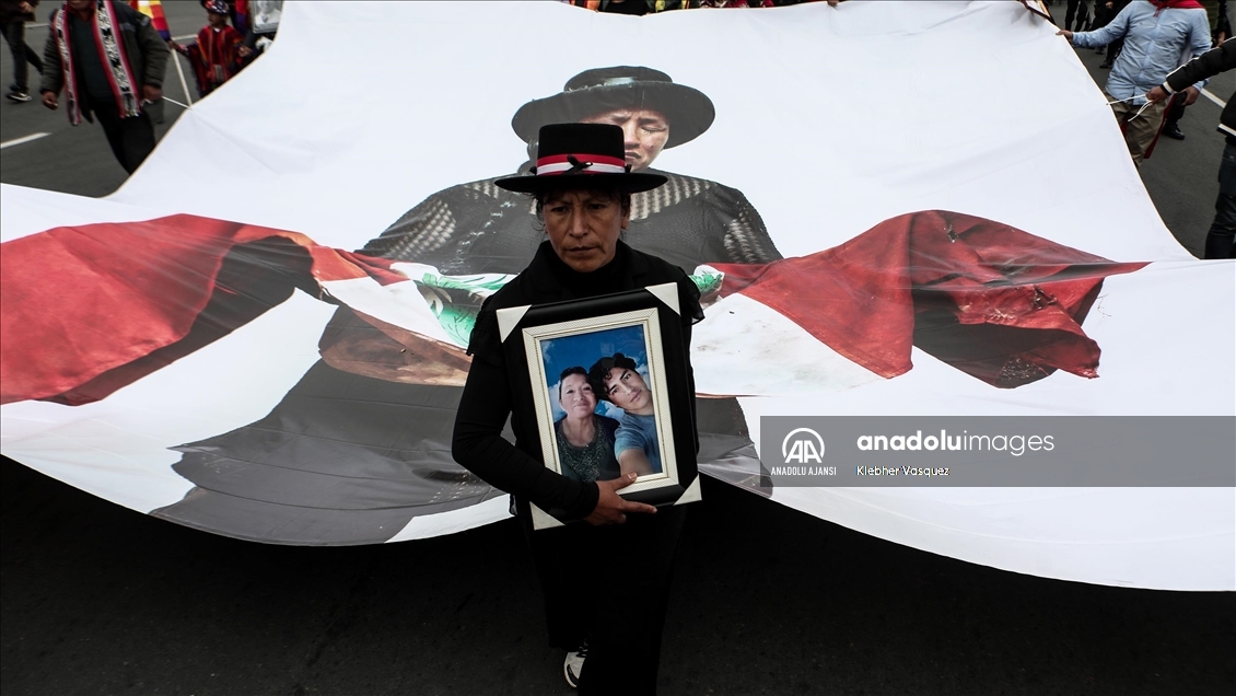 Peru'daki bağımsızlık kutlamalarında Devlet Başkanı Boluarte'ye karşı protesto düzenlendi
