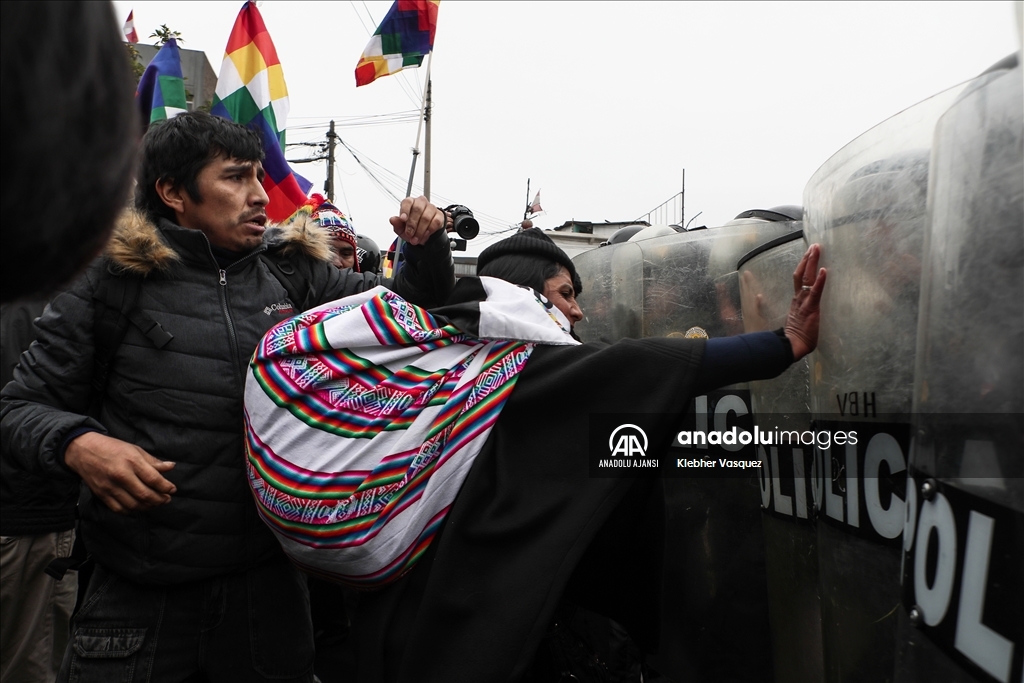 Peru'daki bağımsızlık kutlamalarında Devlet Başkanı Boluarte'ye karşı protesto düzenlendi