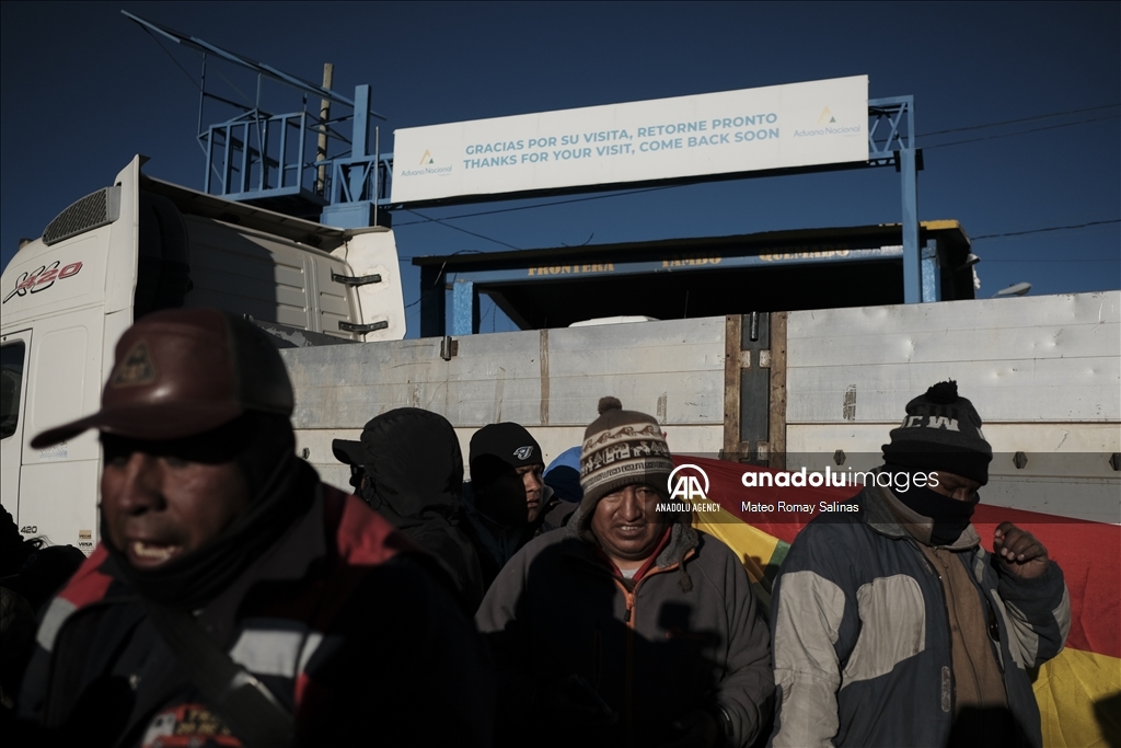 Водители нефтевозов в Боливии перекрыли границу с Чили в знак протеста против нехватки дизельного топлива