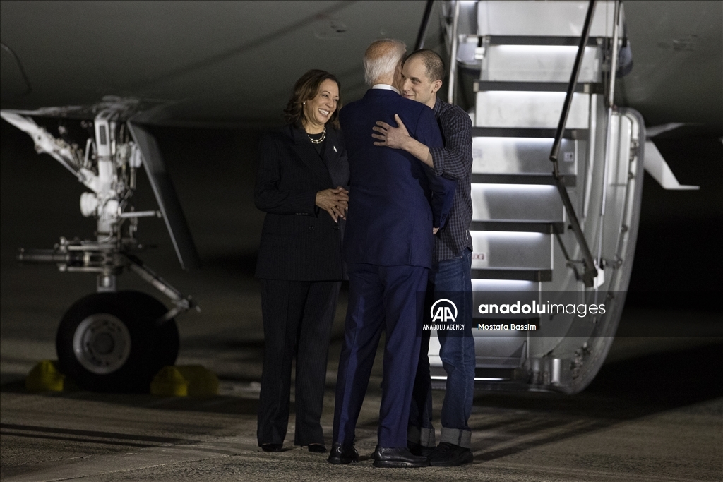 Biden and Harris welcome those returning to US after US-Russia prisoner swap