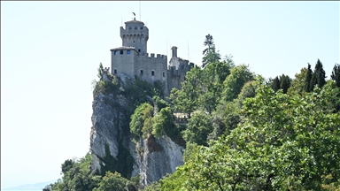 San Marino'daki Guaita Kalesi, ziyaretçilerin ilgisini çekiyor