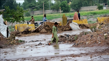 Pakistan'ın Hayber bölgesinde şiddetli yağışlar sel baskınına sebep oldu
