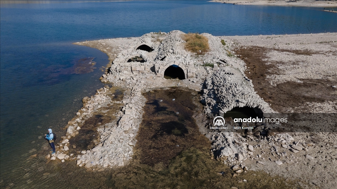 Barajda su çekildi, Selçuklu hanı ortaya çıktı