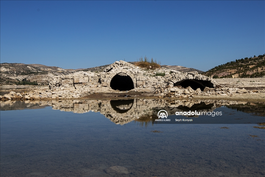 Barajda su çekildi, Selçuklu hanı ortaya çıktı