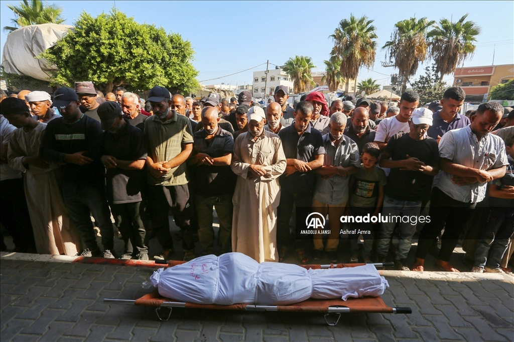 İsrail ordusu, Deyr Belah kentine saldırı düzenledi