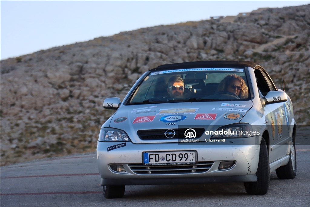 Doğu-Batı Dostluk ve İpek Yolu Rallisi'nin 5. durağı Nemrut Dağı oldu