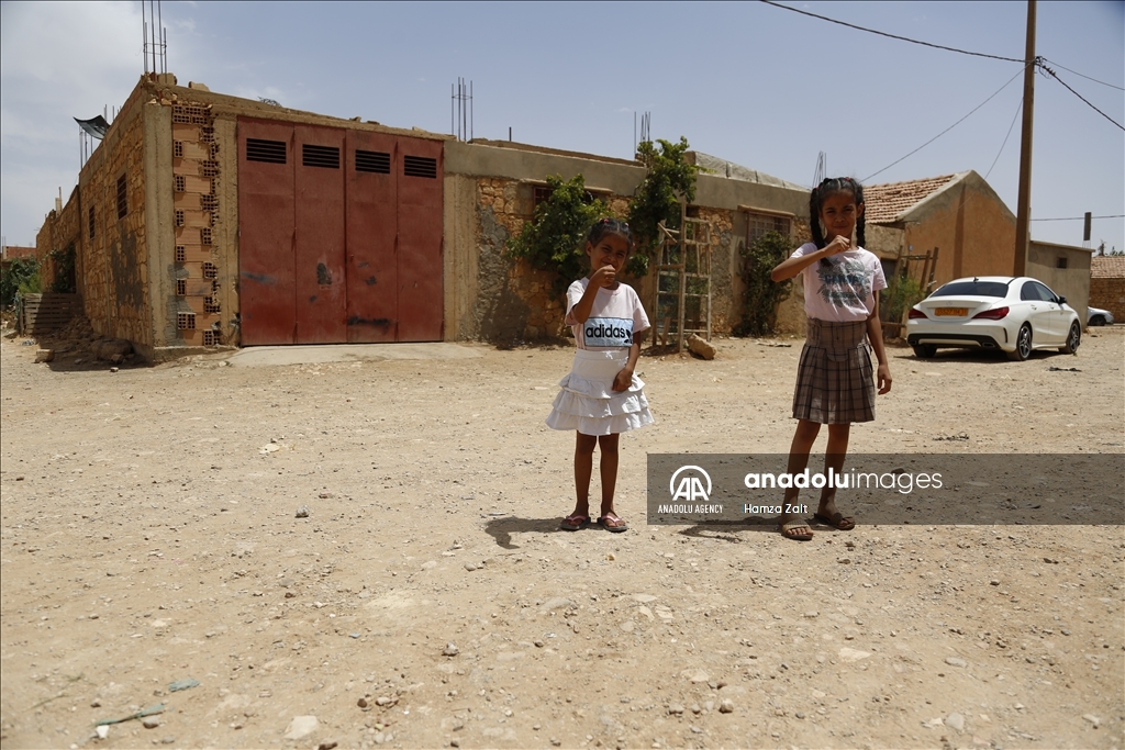 الجزائر.. دعم كبير للملاكمة إيمان من أسرتها وسكان مسقط رأسها