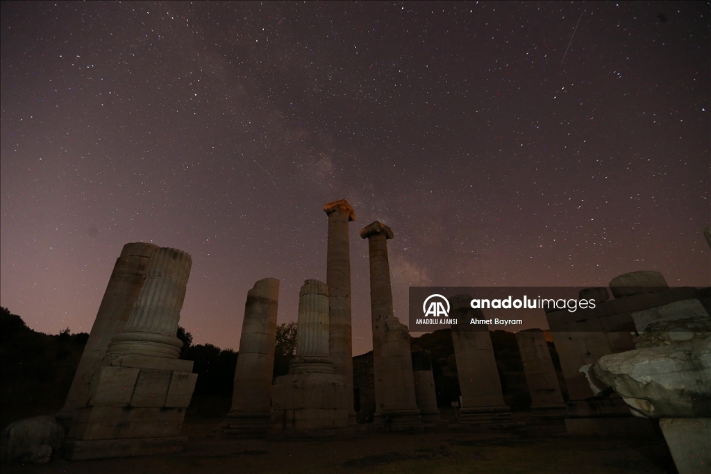 Sardes Antik Kenti'nde yıldızlı gece