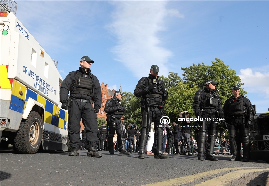 Belfast'ta ırkçılık karşıtı gösteri düzenlendi