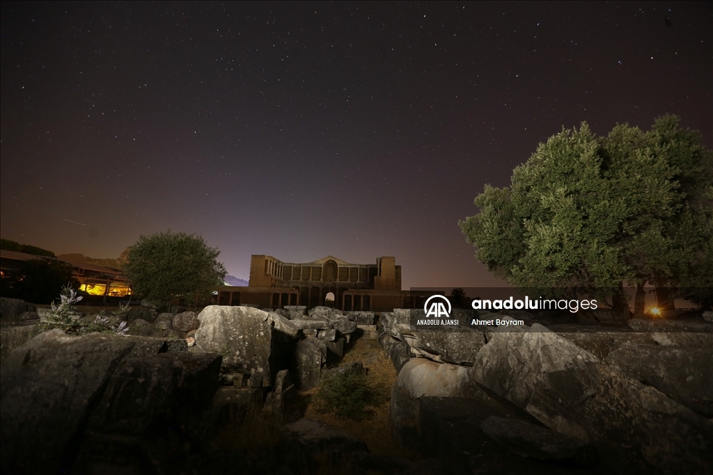 Sardes Antik Kenti'nde yıldızlı gece