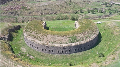 Kars'taki "Gemli Tabya" turizme kazandırılmayı bekliyor