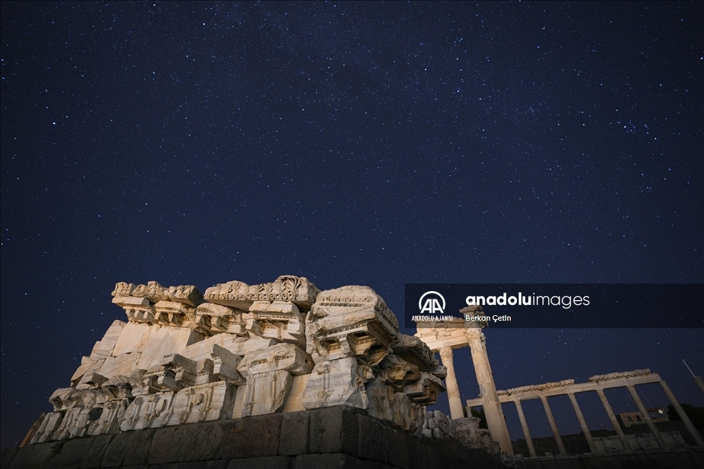 Bergama Akrapolü'nde "Perseid meteor yağmuru" gözlemlendi