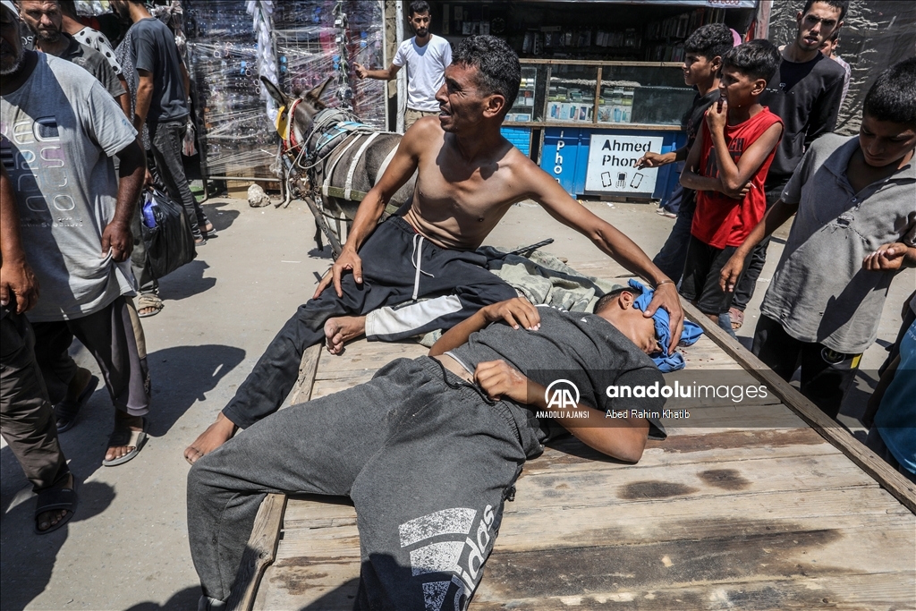 Filistinli bir çocuk, İsrail ordusuna bağlı keskin nişancı tarafından başından vuruldu