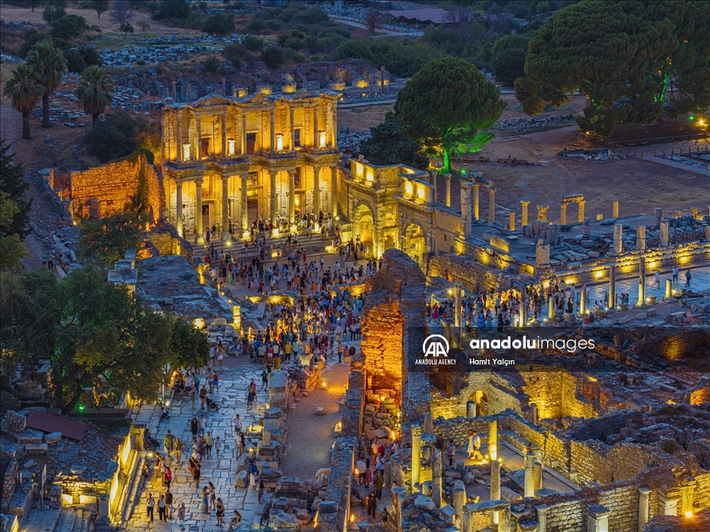 'Nighttime archaeology' at the ancient city of Ephesus