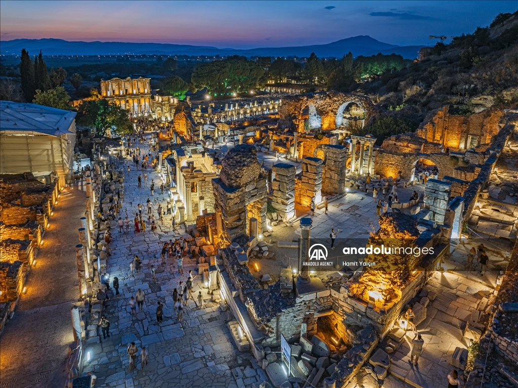 'Nighttime archaeology' at the ancient city of Ephesus