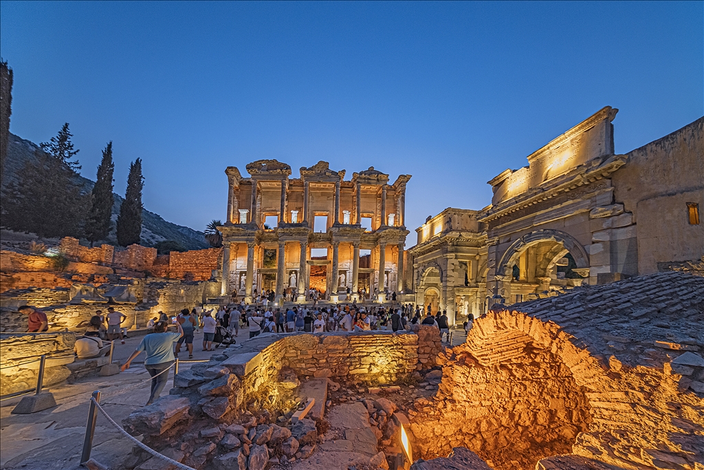 'Nighttime archaeology' at the ancient city of Ephesus