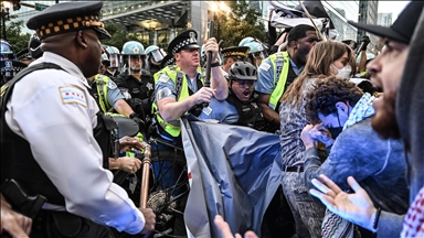 Police intervenes in pro-Palestinian protest in front of the Israeli consulate in Chicago