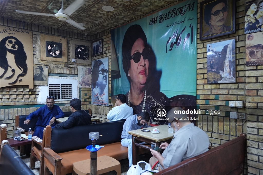 بغداد.. "مقهى أم كلثوم" يجذب محبي الطرب منذ 54 عاما