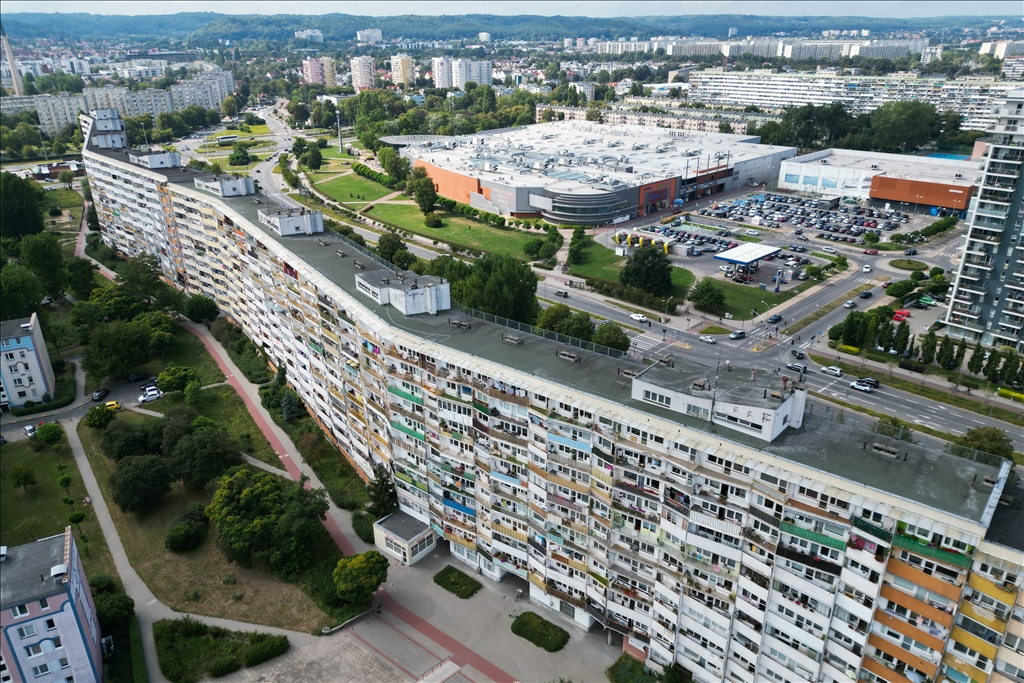 Polonya'nın 800 metre uzunluğundaki en geniş apartman bloğu