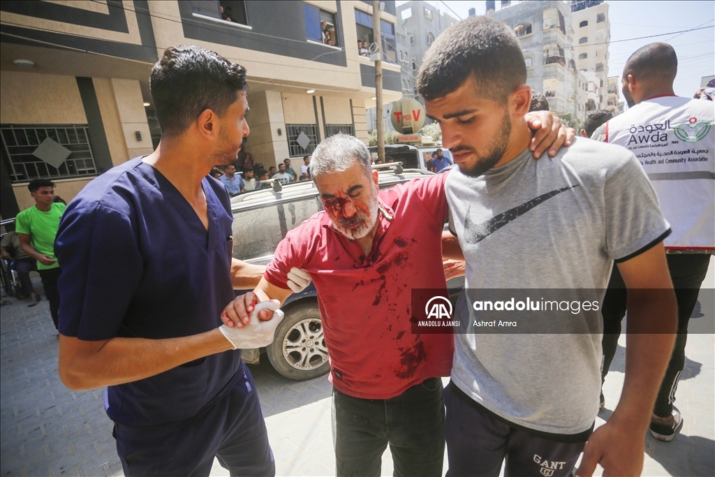 İsrail'in Nuseyrat Kampı'na düzenlediği saldırıda yaralananlar Avde Hastanesi'ne getirildi